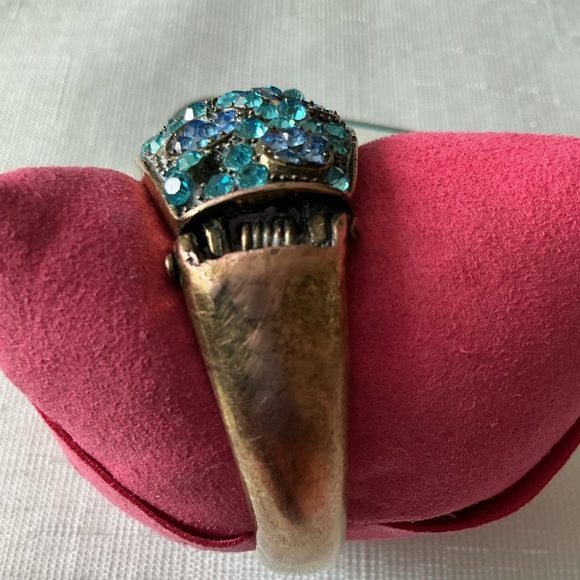 Clamper Vintage Antique Gold Tone Cuff - Picture 2 of 5
